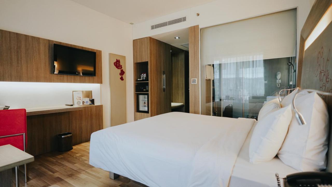 Novotel Banjarmasin Airport Banjarbaru Dış mekan fotoğraf